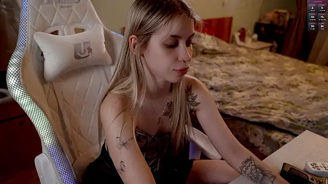 ho1yho1e online show from January 13, 2026, 6:45 pm