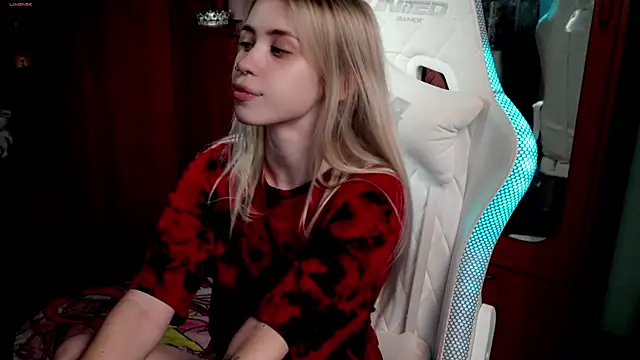 ho1yho1e online show from October 16, 2025, 7:11 pm