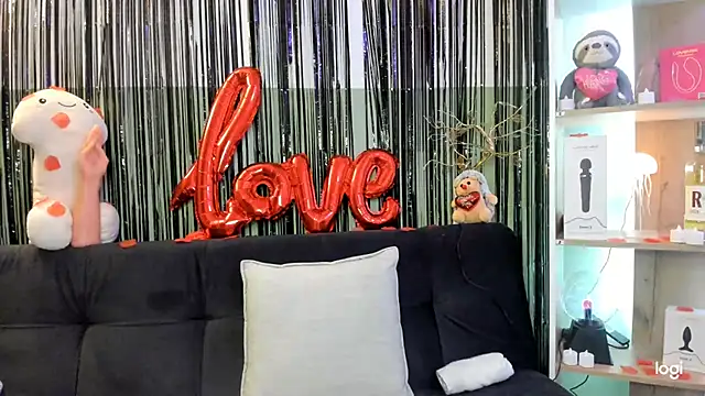 Snapshot of lilly_sweett chatting on February 14, 2026, 9:26 pm lilly sweett online show from February 14, 2026, 9:26 pm