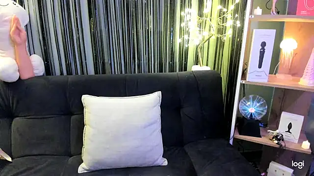 Snapshot of lilly_sweett chatting on February 23, 2026, 11:05 pm lilly sweett online show from February 23, 2026, 11:05 pm