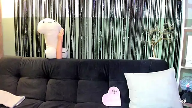 Snapshot of lilly_sweett chatting on February 20, 2026, 11:06 pm lilly sweett online show from February 20, 2026, 11:06 pm