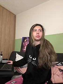 Snapshot of lilly_sweett chatting on February 4, 2026, 11:00 pm lilly sweett online show from February 4, 2026, 11:00 pm