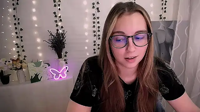 SweetPrincess  online show from September 24, 2025, 9:05 am