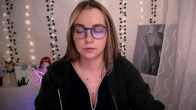 SweetPrincess  online show from October 22, 2025, 5:40 am