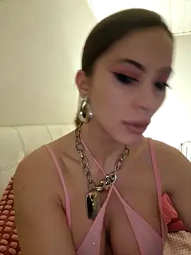 Snapshot of TamaraSavage chatting on January 23, 2025, 12:52 pm TamaraSavage online show from January 23, 2025, 12:52 pm