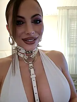 Snapshot of TamaraSavage chatting on January 30, 2025, 10:08 am TamaraSavage online show from January 30, 2025, 10:08 am