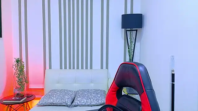 Snapshot of Britney_taylor_ chatting on November 4, 2025, 12:25 am Britney taylor online show from November 4, 2025, 12:25 am