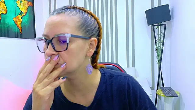 Snapshot of Britney_taylor_ chatting on November 21, 2025, 9:03 pm Britney taylor online show from November 21, 2025, 9:03 pm