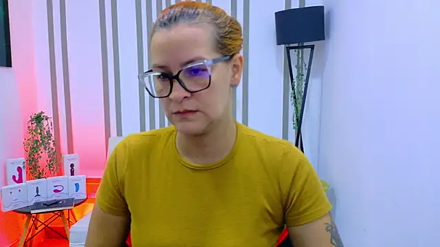 Snapshot of Britney_taylor_ chatting on November 6, 2025, 8:57 pm Britney taylor online show from November 6, 2025, 8:57 pm