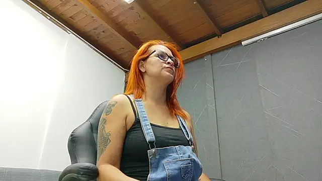 Britney taylor  online show from January 6, 2026, 7:07 pm