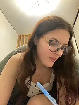 little belucci online show from February 24, 2025, 6:58 pm