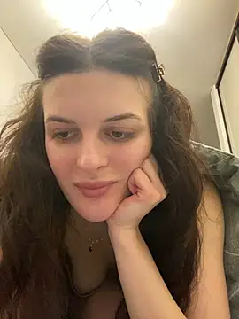 little belucci online show from February 23, 2025, 6:45 pm