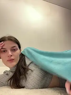 little belucci online show from October 2, 2025, 1:58 pm