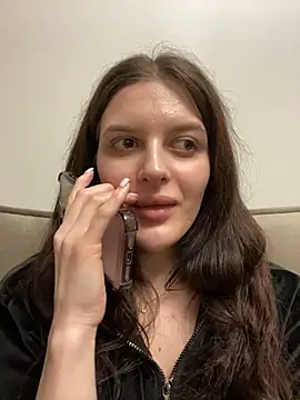 little belucci online show from March 6, 2025, 5:22 pm