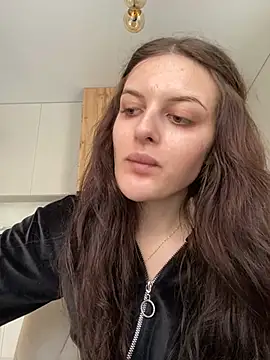 little belucci online show from February 21, 2025, 12:49 pm