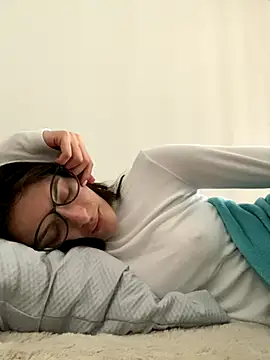 little belucci online show from September 9, 2025, 3:32 pm