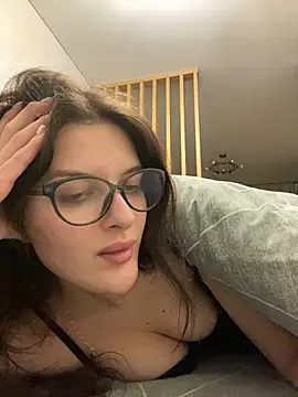 little belucci online show from February 19, 2025, 7:05 pm