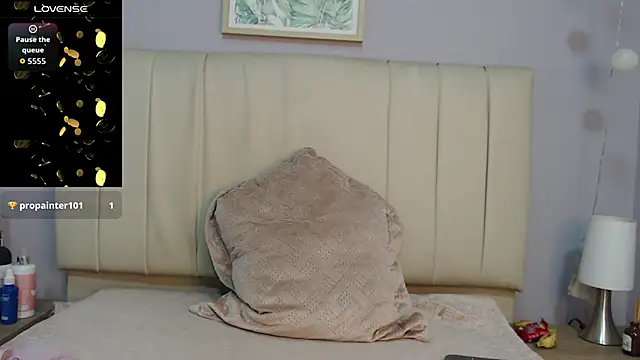 Snapshot of amy_le01 chatting on November 19, 2025, 1:33 pm amy le01 online show from November 19, 2025, 1:33 pm