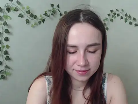 Snapshot of VeryVeryVeryShy_ chatting on March 27, 2026, 6:44 am VeryVeryVeryShy online show from March 27, 2026, 6:44 am
