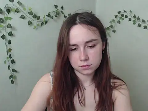 Snapshot of VeryVeryVeryShy_ chatting on March 27, 2026, 8:26 am VeryVeryVeryShy online show from March 27, 2026, 8:26 am