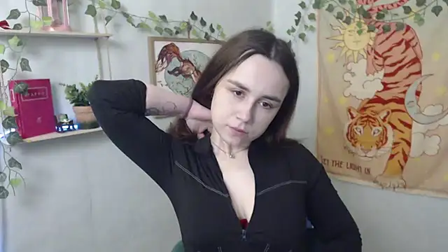 Snapshot of VeryVeryVeryShy_ chatting on April 4, 2026, 5:36 am VeryVeryVeryShy online show from April 4, 2026, 5:36 am