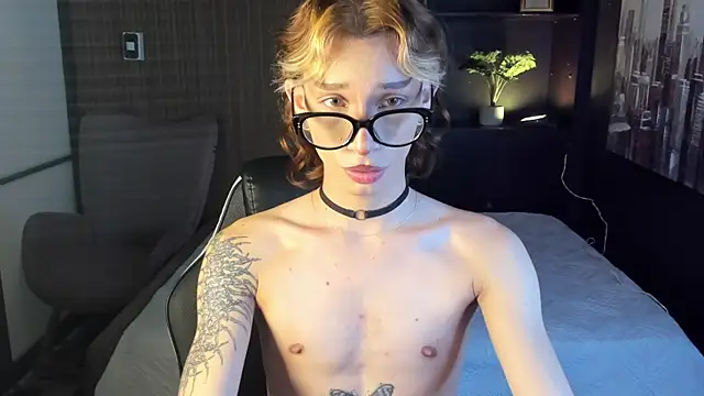 Snapshot of AndyWiilliams chatting on December 17, 2025, 9:20 pm AndyWiilliams online show from December 17, 2025, 9:20 pm