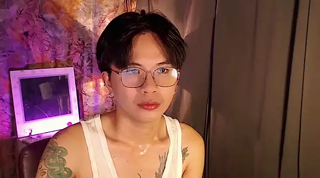 Snapshot of Sexy_Handsome_Drex chatting on January 22, 2025, 9:02 am Sexy Handsome Drex online show from January 22, 2025, 9:02 am