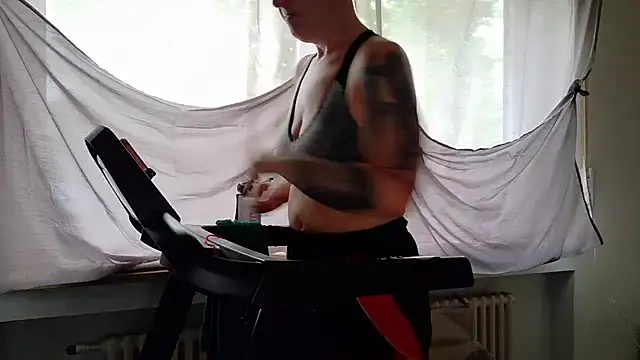 wetgerman 2 online show from May 8, 2026, 6:17 am