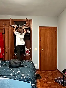 mady gigi online show from February 13, 2025, 5:11 pm