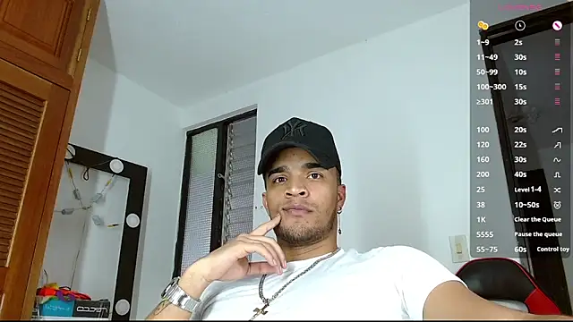 Snapshot of Bigcock_21cm_ chatting on February 21, 2025, 10:26 pm Bigcock 21cm  online show from February 21, 2025, 10:26 pm