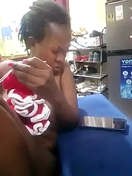 Snapshot of africanpussy22 chatting on November 18, 2025, 11:13 am africanpussy22 online show from November 18, 2025, 11:13 am