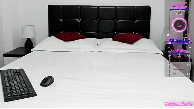 karinamadnessdesiree online show from March 10, 2025, 1:54 pm