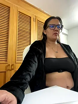 SWEETLILY18 online show from September 22, 2025, 10:16 pm