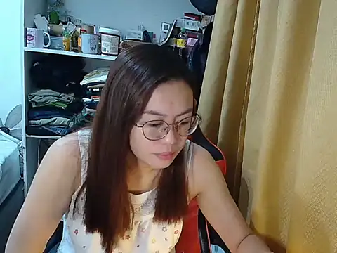 Snapshot of crizzybel chatting on April 16, 2026, 9:04 pm crizzybel online show from April 16, 2026, 9:04 pm