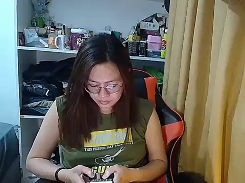 Snapshot of crizzybel chatting on April 28, 2026, 5:28 pm crizzybel online show from April 28, 2026, 5:28 pm
