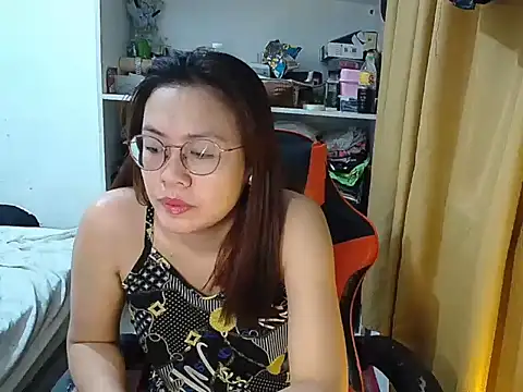 Snapshot of crizzybel chatting on May 6, 2026, 8:24 pm crizzybel online show from May 6, 2026, 8:24 pm