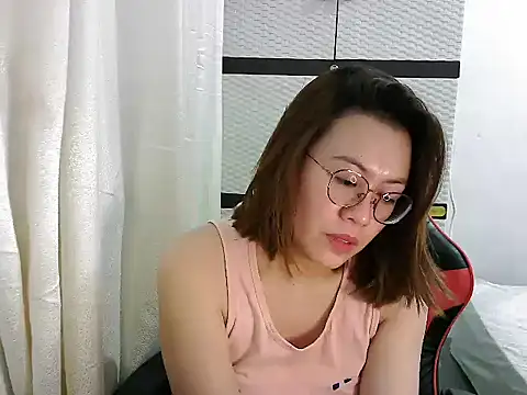 crizzybel online show from March 18, 2025, 1:23 pm