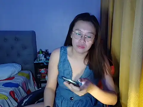 Snapshot of crizzybel chatting on May 26, 2026, 3:37 am crizzybel online show from May 26, 2026, 3:37 am