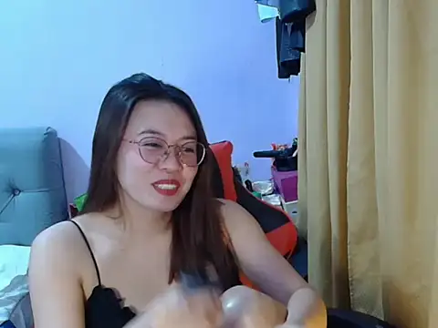 Snapshot of crizzybel chatting on June 23, 2026, 6:00 am crizzybel online show from June 23, 2026, 6:00 am