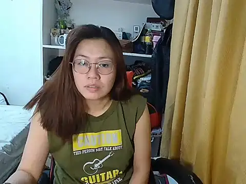 Snapshot of crizzybel chatting on April 22, 2026, 4:58 pm crizzybel online show from April 22, 2026, 4:58 pm