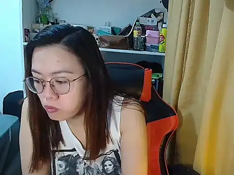 Snapshot of crizzybel chatting on April 29, 2026, 7:20 pm crizzybel online show from April 29, 2026, 7:20 pm