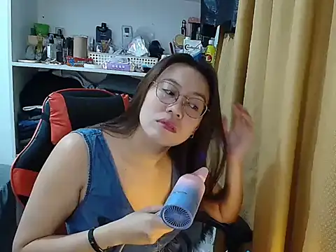 crizzybel online show from February 16, 2026, 3:27 am