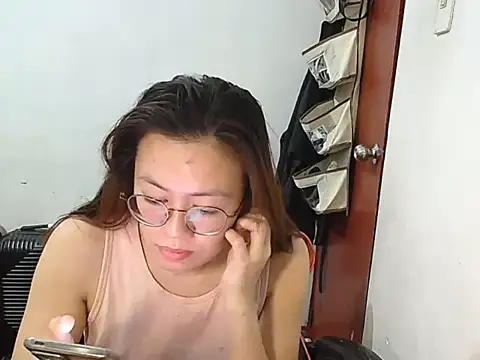 Snapshot of crizzybel chatting on May 19, 2026, 1:56 am crizzybel online show from May 19, 2026, 1:56 am