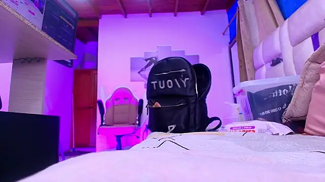 Snapshot of leon_gaby chatting on September 8, 2025, 7:24 pm leon gaby online show from September 8, 2025, 7:24 pm