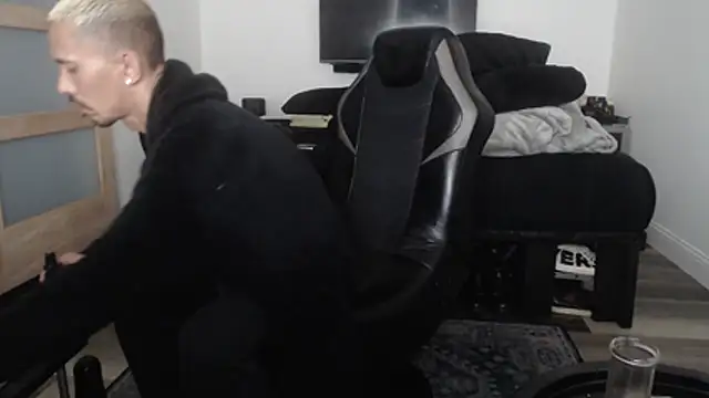 Snapshot of inc25cb@xh chatting on December 19, 2025, 7:49 pm inc25cbxh online show from December 19, 2025, 7:49 pm