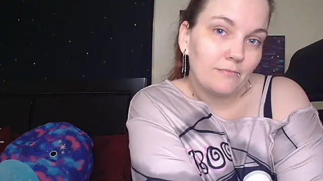 Snapshot of ToxicLilly chatting on October 18, 2025, 8:27 am ToxicLilly online show from October 18, 2025, 8:27 am
