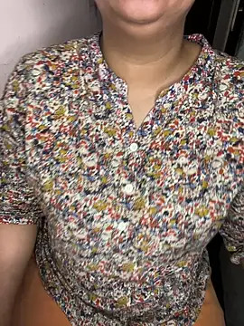 Zoya Varma004 online show from April 4, 2026, 2:45 pm