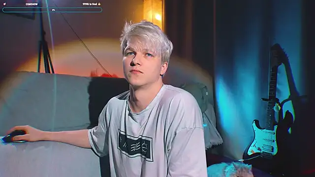 Snapshot of Breston_Sweet chatting on November 12, 2025, 5:11 am Breston Sweet online show from November 12, 2025, 5:11 am