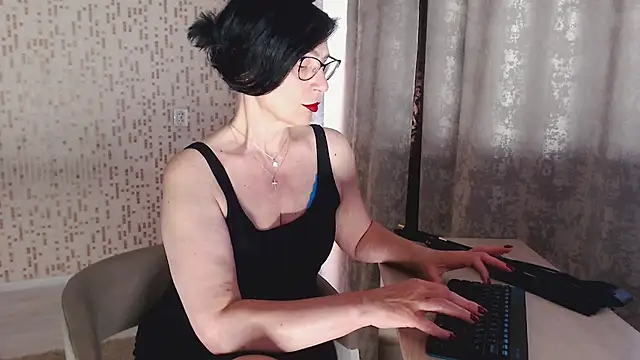 Snapshot of BelovedLady chatting on May 11, 2026, 8:05 am BelovedLady online show from May 11, 2026, 8:05 am