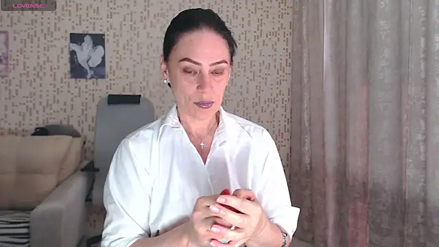 Snapshot of BelovedLady chatting on May 19, 2026, 4:30 am BelovedLady online show from May 19, 2026, 4:30 am